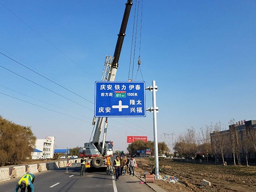 无锡无锡道路护栏网网片该如何进行正确的选购呢？